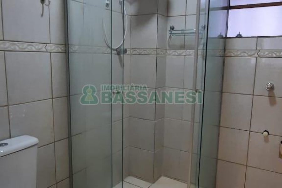 Apartamento com 90m², 3 dormitórios, 1 vaga, no bairro Petrópolis em Caxias do Sul para Comprar