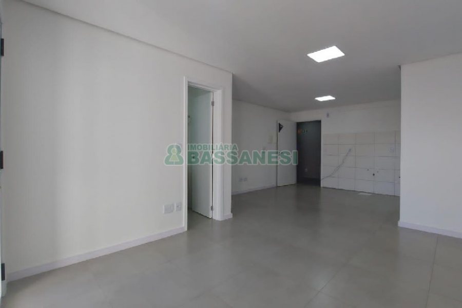 Apartamento com 42m², 1 dormitório, 1 vaga, no bairro Lourdes em Caxias do Sul para Alugar