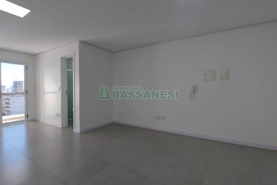 Apartamento com 42m², 1 dormitório, 1 vaga, no bairro Lourdes em Caxias do Sul para Alugar