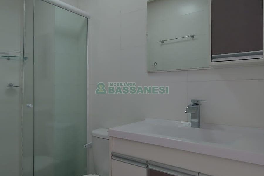 Apartamento com 42m², 1 dormitório, 1 vaga, no bairro Lourdes em Caxias do Sul para Alugar