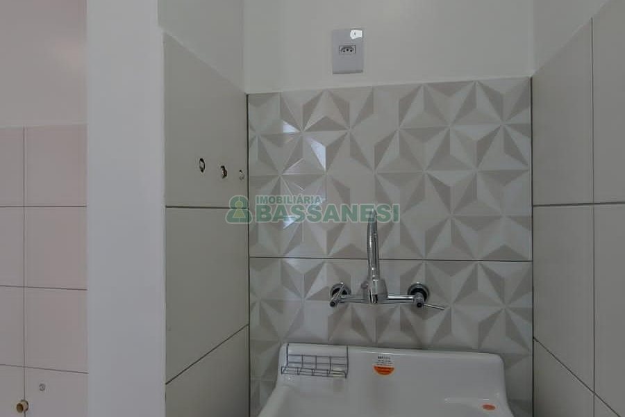 Apartamento com 42m², 1 dormitório, 1 vaga, no bairro Lourdes em Caxias do Sul para Alugar