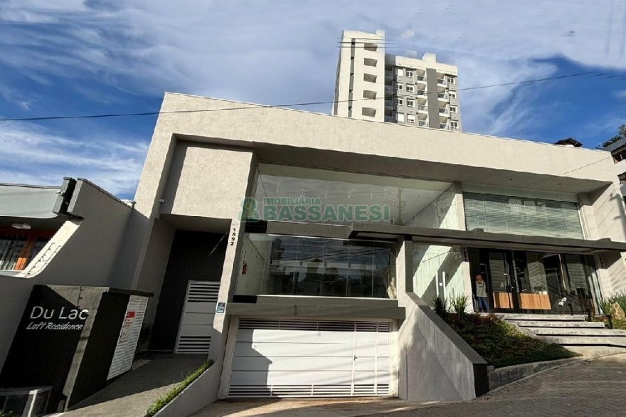 Apto Mobiliado com 42m², 1 dormitório, 1 vaga, no bairro Lourdes em Caxias do Sul para Alugar