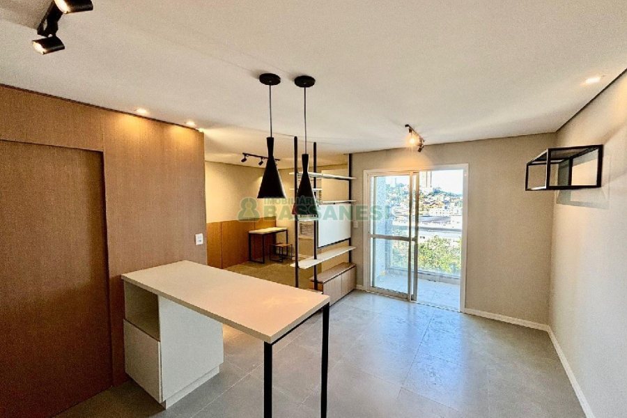 Apto Mobiliado com 42m², 1 dormitório, 1 vaga, no bairro Lourdes em Caxias do Sul para Alugar