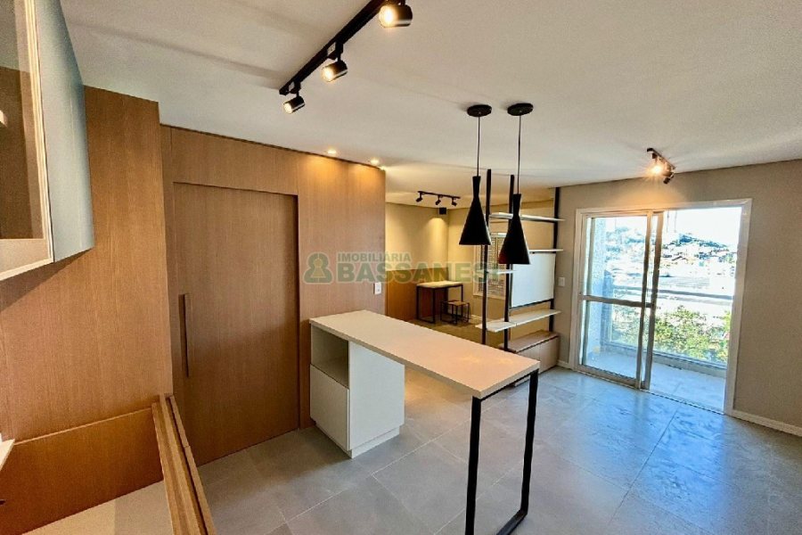 Apto Mobiliado com 42m², 1 dormitório, 1 vaga, no bairro Lourdes em Caxias do Sul para Alugar