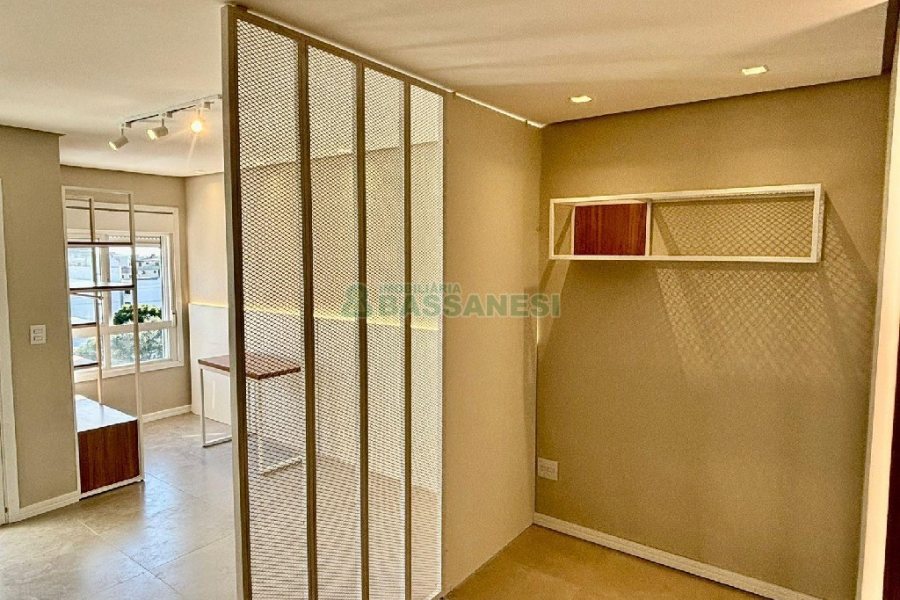 Apto Mobiliado com 42m², 1 dormitório, 1 vaga, no bairro Lourdes em Caxias do Sul para Alugar