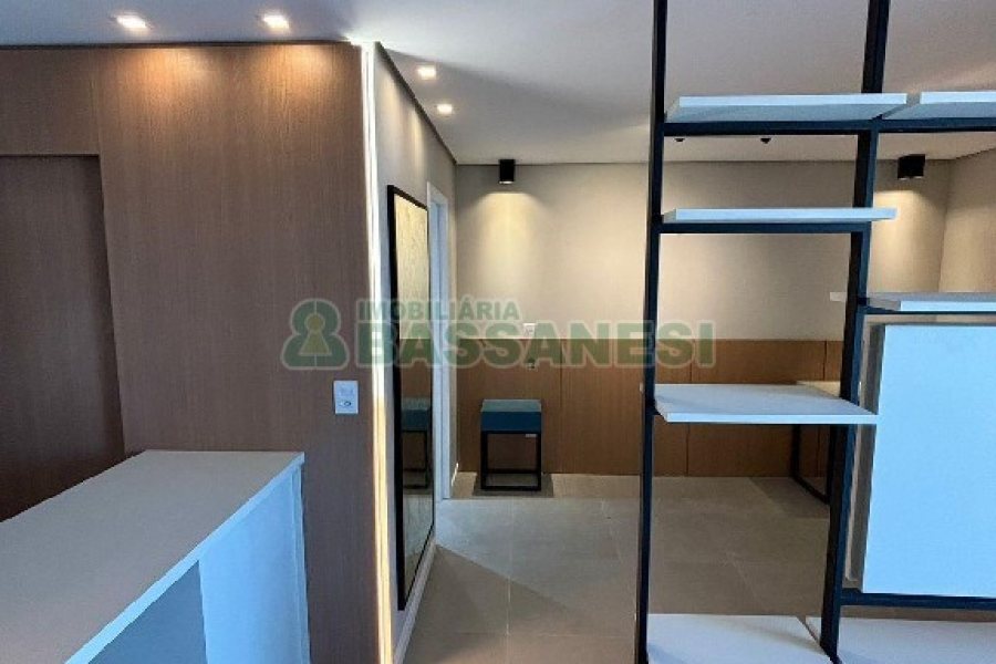 Apto Mobiliado com 42m², 1 dormitório, 1 vaga, no bairro Lourdes em Caxias do Sul para Alugar
