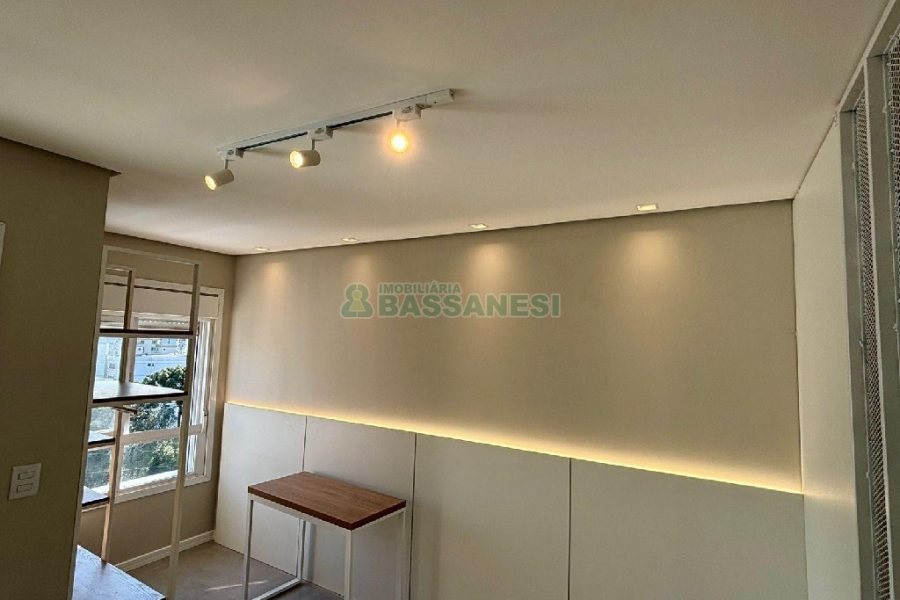 Apto Mobiliado com 42m², 1 dormitório, 1 vaga, no bairro Lourdes em Caxias do Sul para Alugar