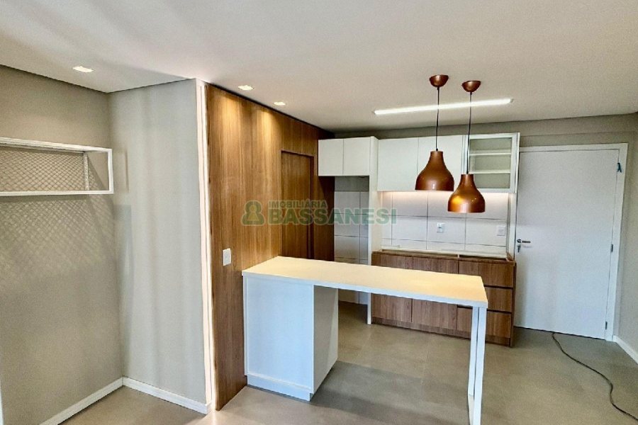 Apto Mobiliado com 42m², 1 dormitório, 1 vaga, no bairro Lourdes em Caxias do Sul para Alugar