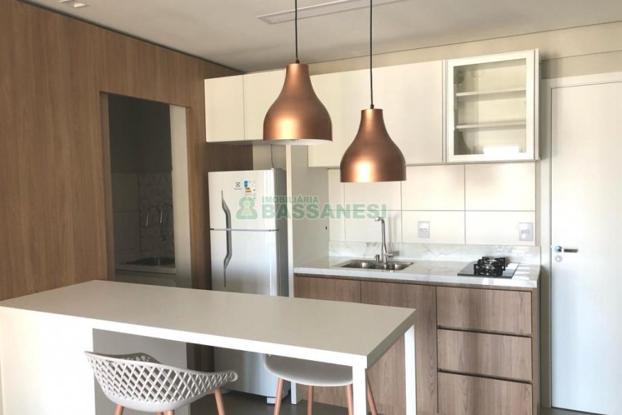 Apto Mobiliado com 42m², 1 dormitório, 1 vaga, no bairro Lourdes em Caxias do Sul para Alugar