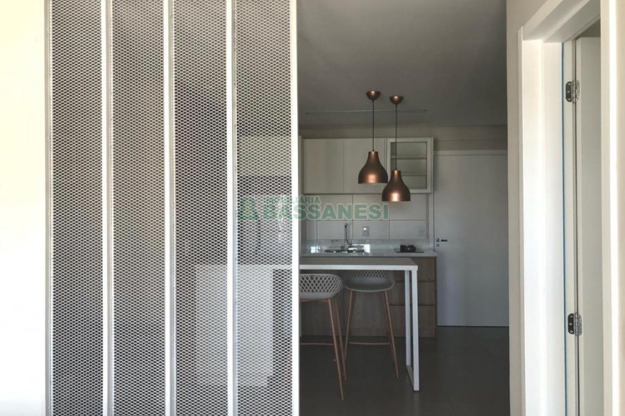 Apto Mobiliado com 42m², 1 dormitório, 1 vaga, no bairro Lourdes em Caxias do Sul para Alugar