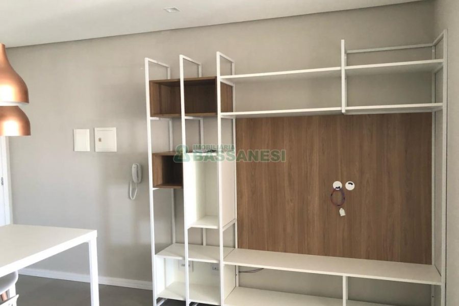 Apto Mobiliado com 42m², 1 dormitório, 1 vaga, no bairro Lourdes em Caxias do Sul para Alugar