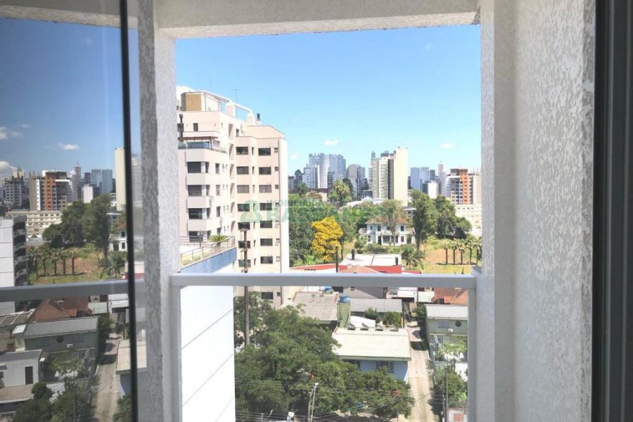 Apto Mobiliado com 42m², 1 dormitório, 1 vaga, no bairro Lourdes em Caxias do Sul para Alugar