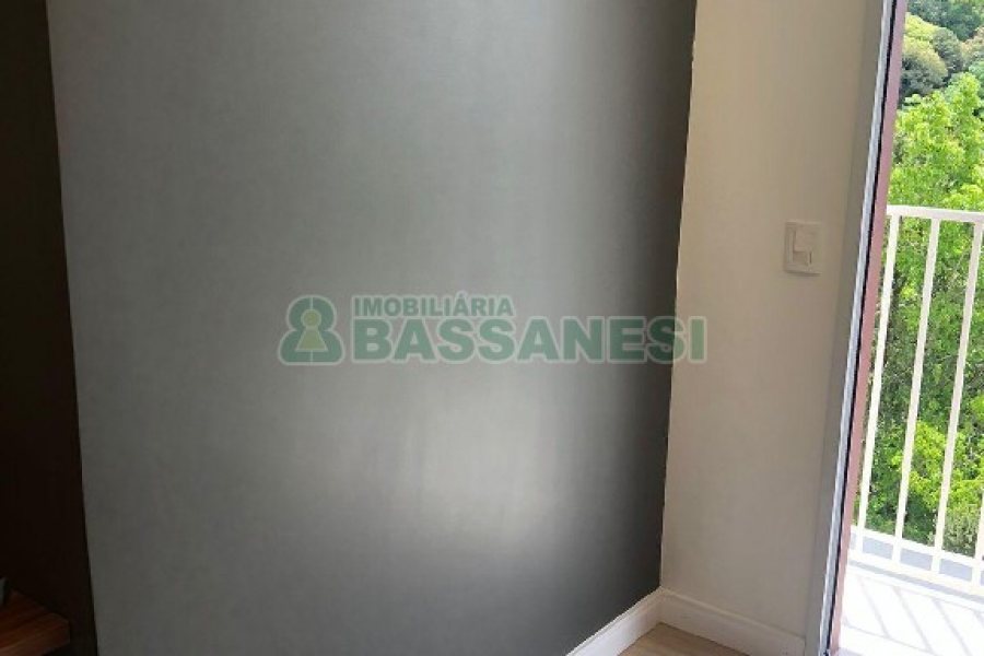 Apartamento com 40m², 2 dormitórios, 1 vaga, no bairro Petrópolis em Caxias do Sul para Alugar