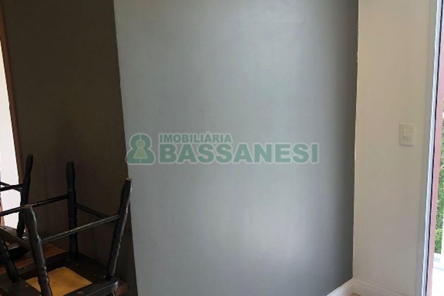 Apartamento com 40m², 2 dormitórios, 1 vaga, no bairro Petrópolis em Caxias do Sul para Alugar