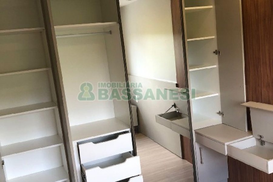 Apartamento com 40m², 2 dormitórios, 1 vaga, no bairro Petrópolis em Caxias do Sul para Alugar