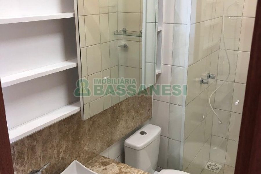 Apartamento com 40m², 2 dormitórios, 1 vaga, no bairro Petrópolis em Caxias do Sul para Alugar