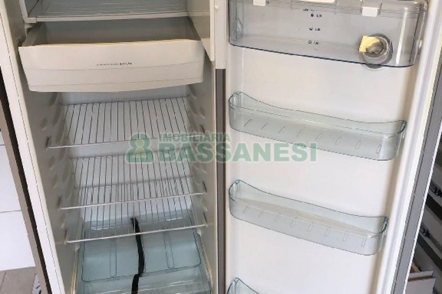 Apartamento com 40m², 2 dormitórios, 1 vaga, no bairro Petrópolis em Caxias do Sul para Alugar