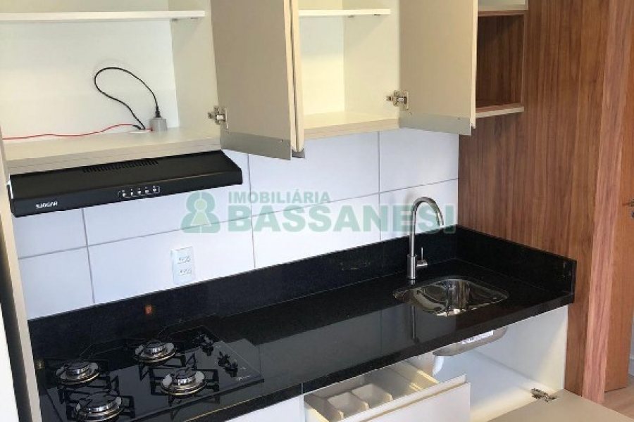 Apartamento com 40m², 2 dormitórios, 1 vaga, no bairro Petrópolis em Caxias do Sul para Alugar