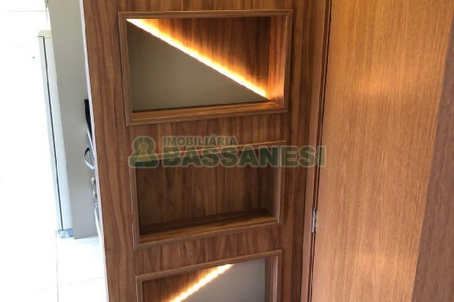 Apartamento com 40m², 2 dormitórios, 1 vaga, no bairro Petrópolis em Caxias do Sul para Alugar