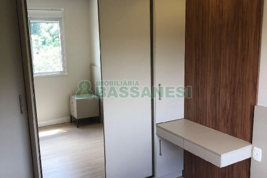 Apartamento com 40m², 2 dormitórios, 1 vaga, no bairro Petrópolis em Caxias do Sul para Alugar