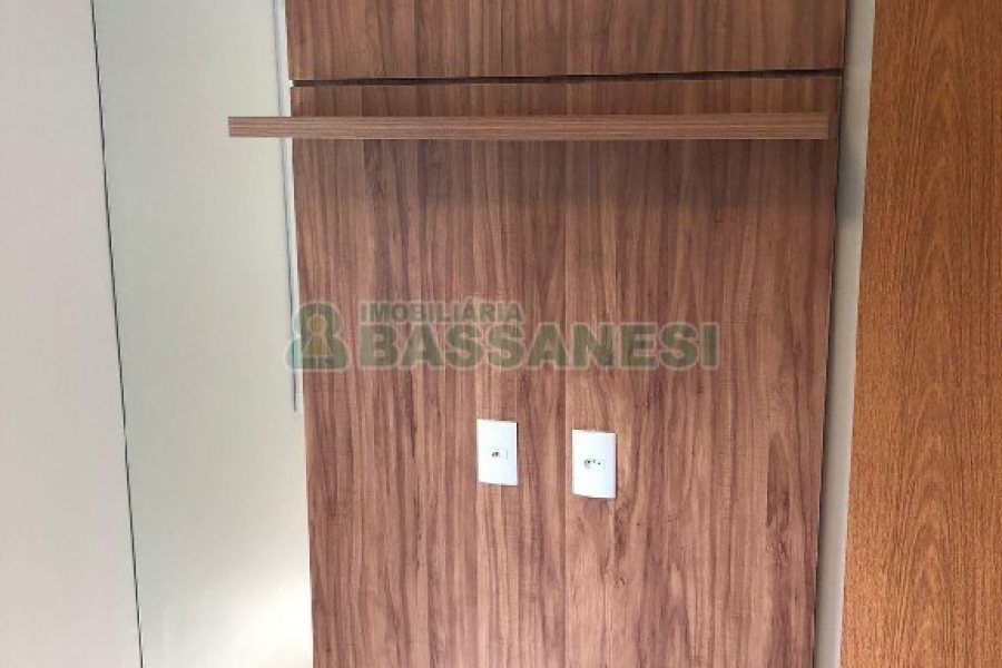 Apartamento com 40m², 2 dormitórios, 1 vaga, no bairro Petrópolis em Caxias do Sul para Alugar