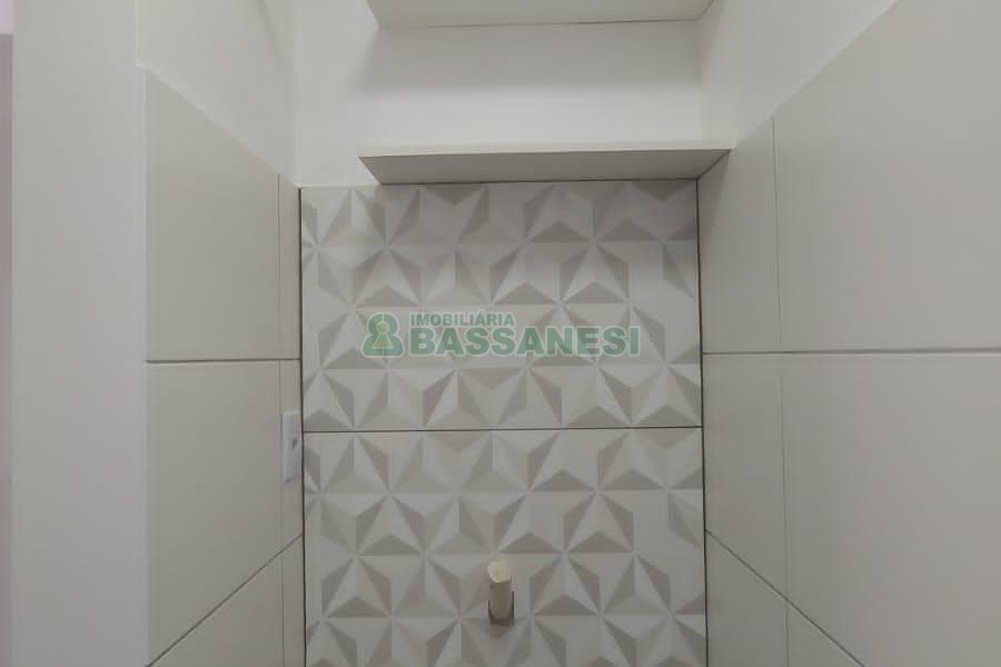 Apartamento com 42m², 1 dormitório, 1 vaga, no bairro Lourdes em Caxias do Sul para Alugar