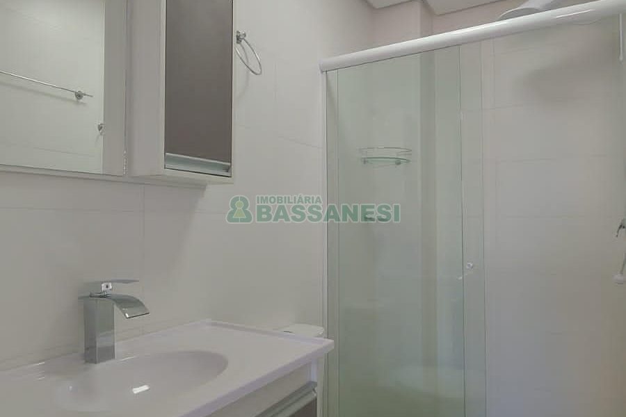 Apartamento com 42m², 1 dormitório, 1 vaga, no bairro Lourdes em Caxias do Sul para Alugar