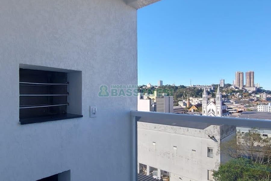 Apartamento com 42m², 1 dormitório, 1 vaga, no bairro Lourdes em Caxias do Sul para Alugar