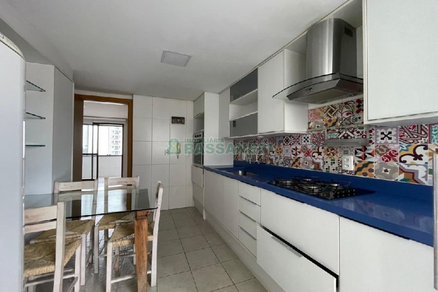 Apto Mobiliado com 260m², 3 dormitórios, 3 vagas, no bairro Centro em Caxias do Sul para Alugar