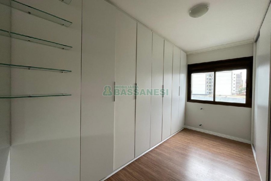 Apto Mobiliado com 260m², 3 dormitórios, 3 vagas, no bairro Centro em Caxias do Sul para Alugar