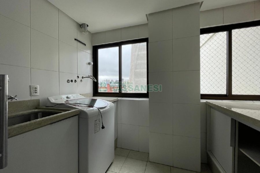 Apto Mobiliado com 260m², 3 dormitórios, 3 vagas, no bairro Centro em Caxias do Sul para Alugar