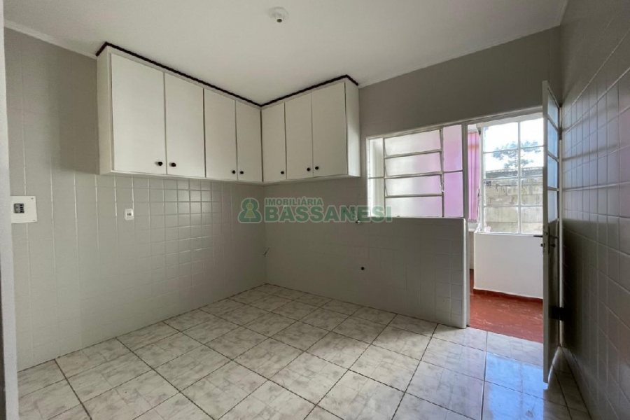 Apartamento com 112m², 3 dormitórios, 1 vaga, no bairro Centro em Caxias do Sul para Alugar
