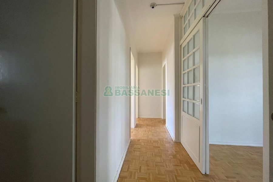 Apartamento com 112m², 3 dormitórios, 1 vaga, no bairro Centro em Caxias do Sul para Alugar