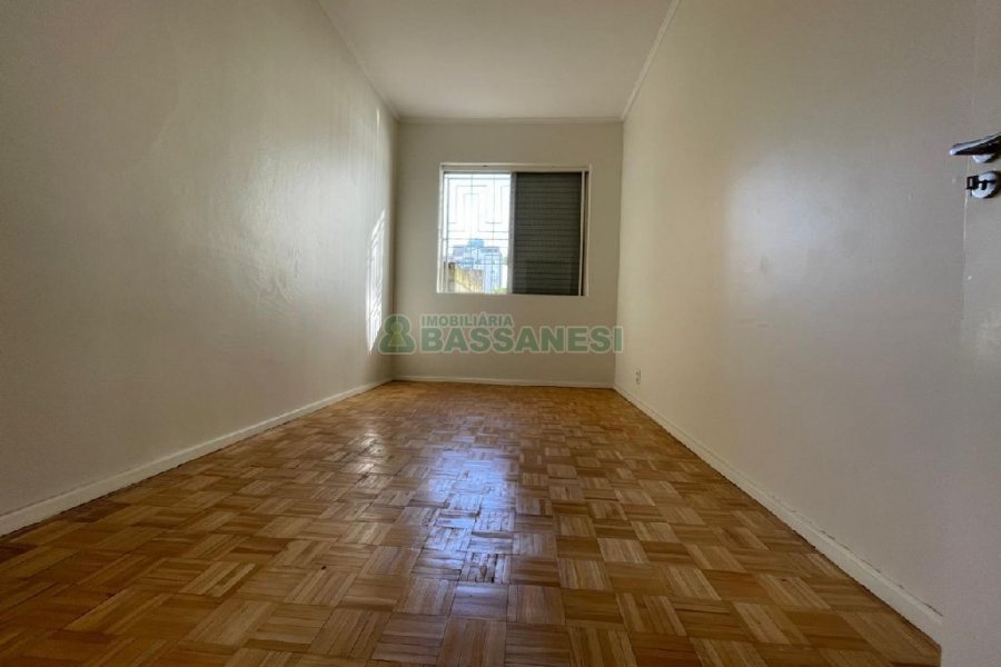 Apartamento com 112m², 3 dormitórios, 1 vaga, no bairro Centro em Caxias do Sul para Alugar