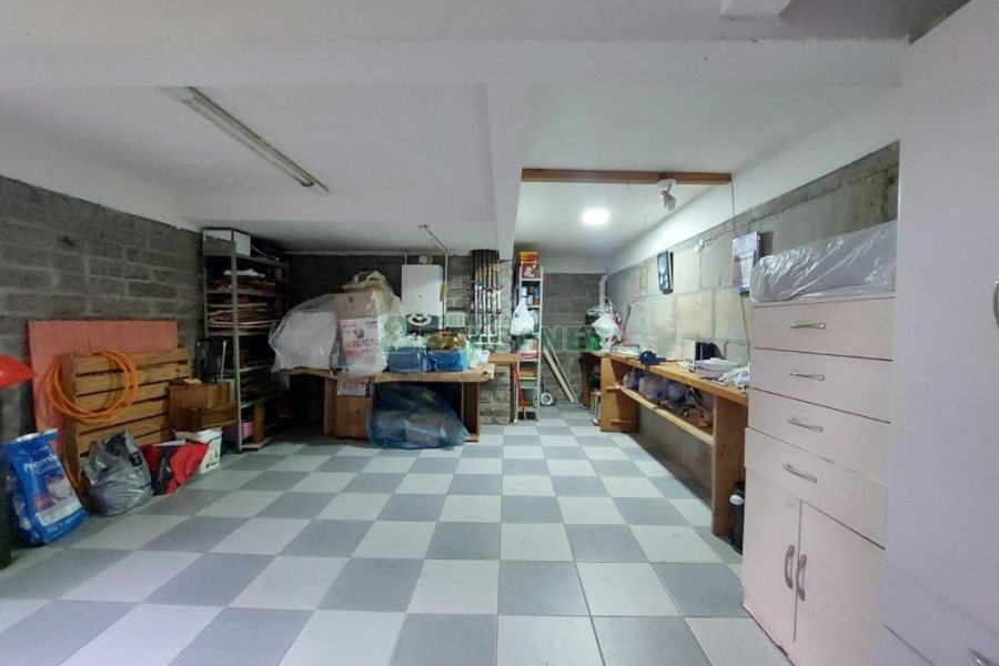 Casa com 477m², 4 dormitórios, 5 vagas, no bairro Madureira em Caxias do Sul para Comprar