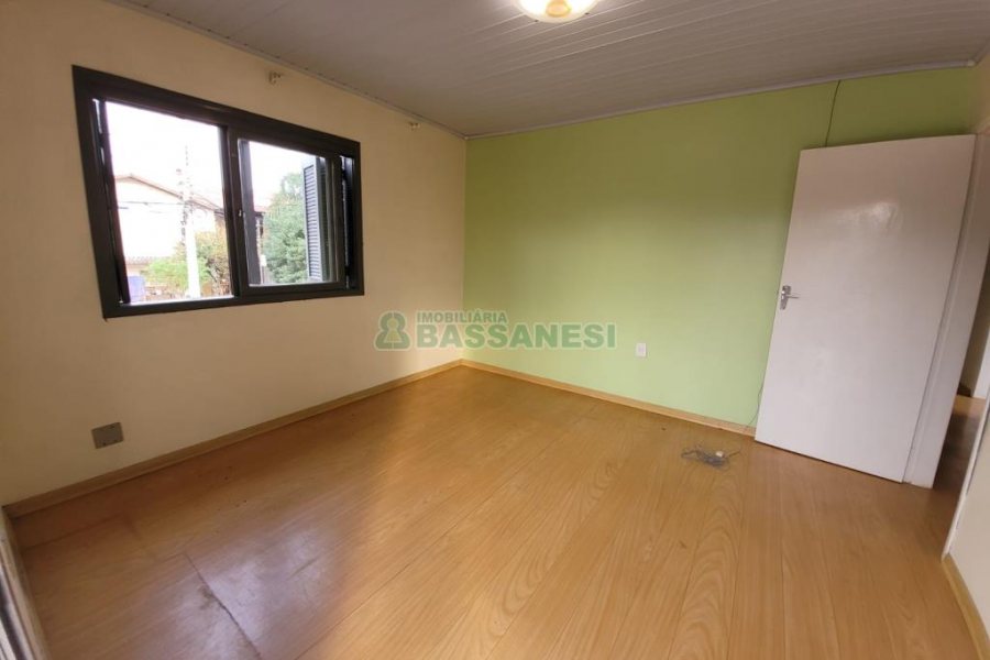 Casa com 200m², 3 dormitórios, 2 vagas, no bairro Cinqüentenário em Caxias do Sul para Comprar