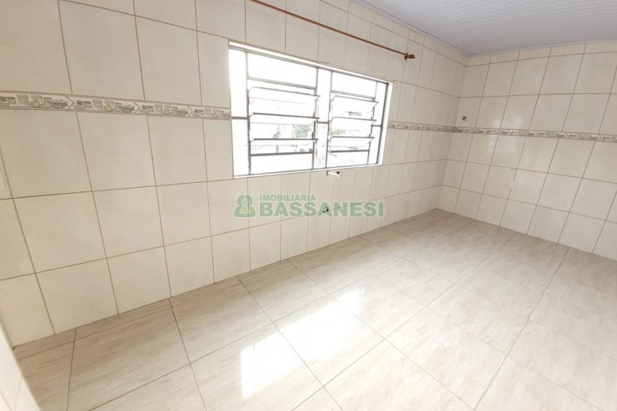 Casa com 200m², 3 dormitórios, 2 vagas, no bairro Cinqüentenário em Caxias do Sul para Comprar