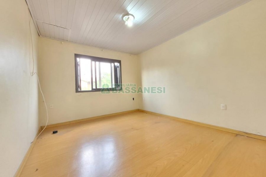 Casa com 200m², 3 dormitórios, 2 vagas, no bairro Cinqüentenário em Caxias do Sul para Comprar