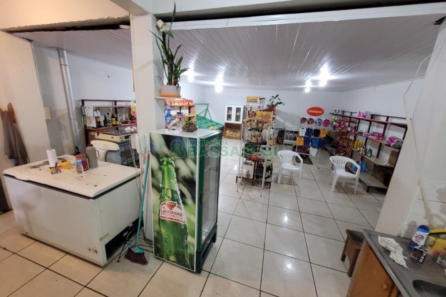 Casa com 200m², 3 dormitórios, 2 vagas, no bairro Cinqüentenário em Caxias do Sul para Comprar