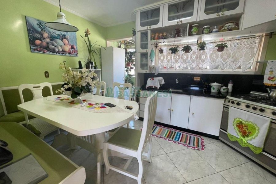 Apto Mobiliado com 82m², 2 dormitórios, 1 vaga, no bairro Santa Catarina em Caxias do Sul para Comprar