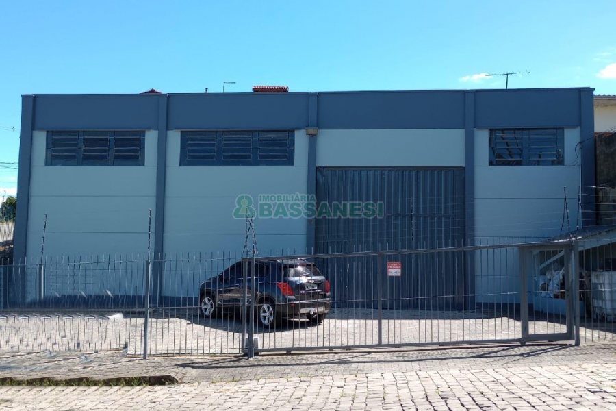 Pavilhão com 286m², no bairro Ana Rech em Caxias do Sul para Alugar