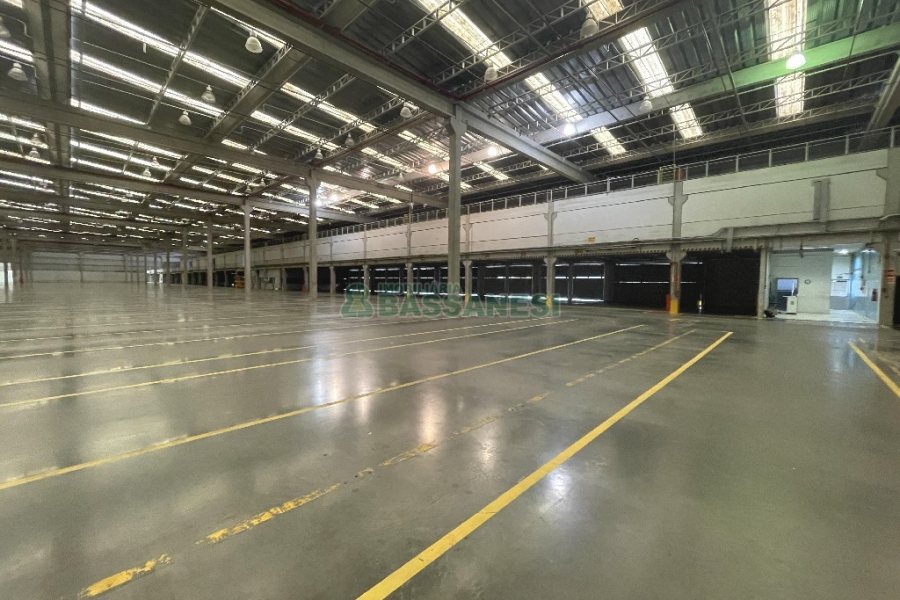 Pavilhão com 5000m², no bairro Cidade Nova em Caxias do Sul para Alugar