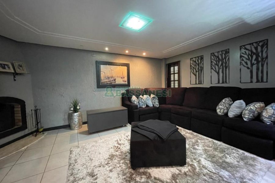 Casa com 190m², 3 dormitórios, 1 vaga, no bairro Jardim Eldorado em Caxias do Sul para Alugar