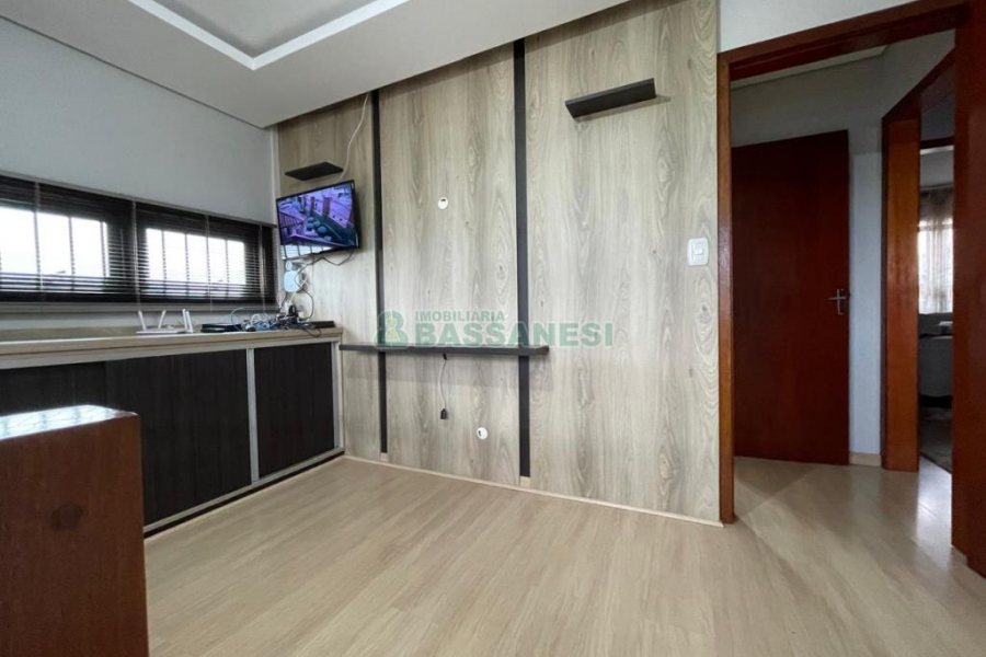 Casa com 190m², 3 dormitórios, 1 vaga, no bairro Jardim Eldorado em Caxias do Sul para Alugar