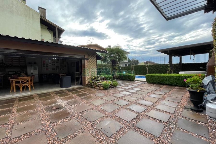 Casa com 190m², 3 dormitórios, 1 vaga, no bairro Jardim Eldorado em Caxias do Sul para Alugar