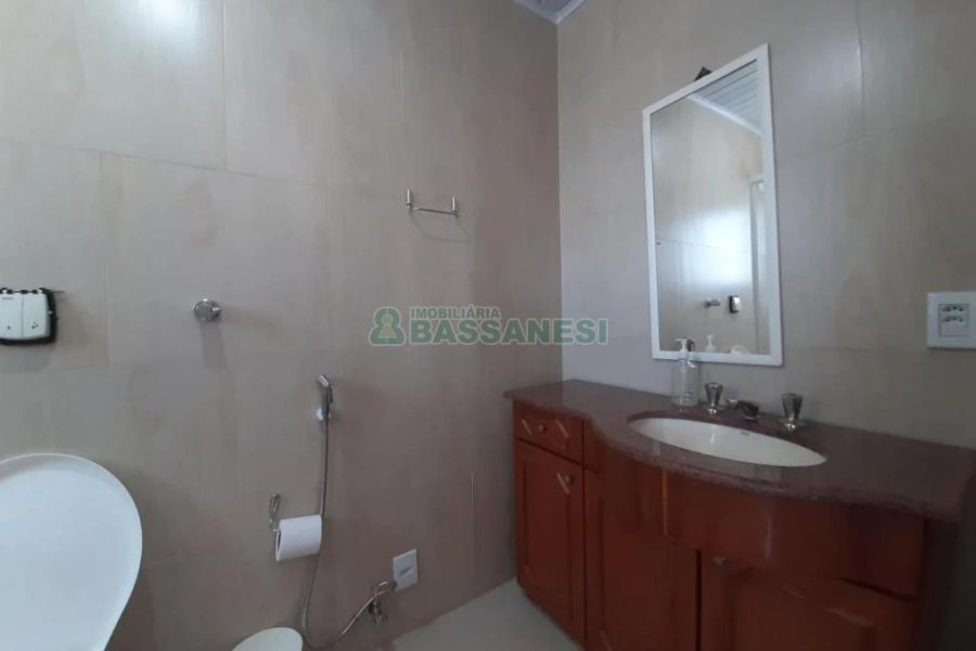 Apto Mobiliado com 122m², 3 dormitórios, 1 vaga, no bairro Pio X em Caxias do Sul para Alugar ou Comprar