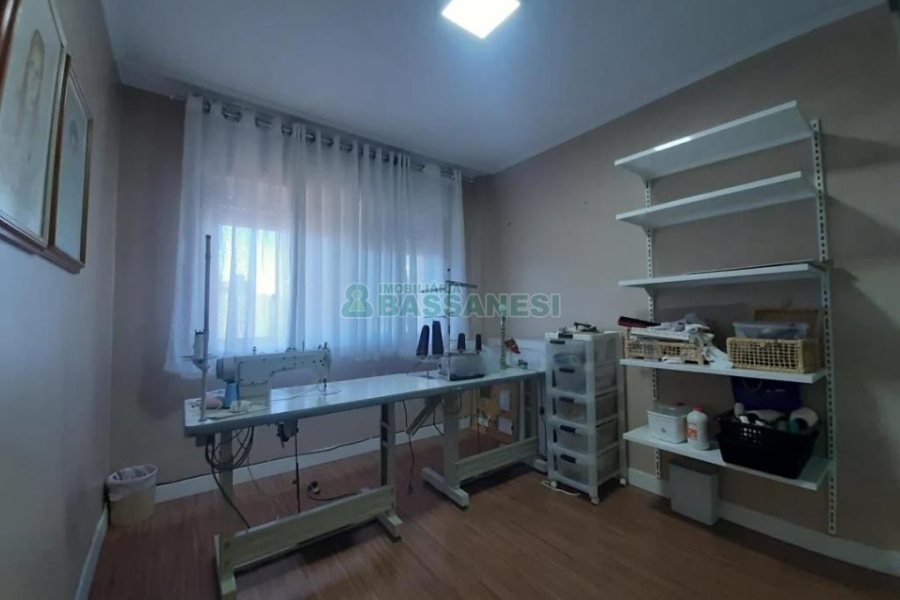 Apto Mobiliado com 122m², 3 dormitórios, 1 vaga, no bairro Pio X em Caxias do Sul para Alugar ou Comprar
