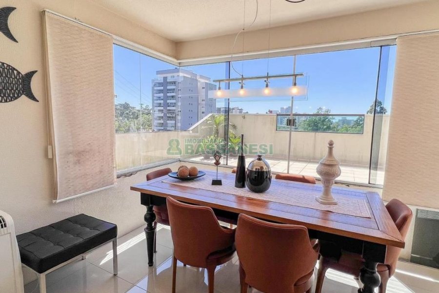 Apartamento com 165m², 3 dormitórios, 2 vagas, no bairro Charqueadas em Caxias do Sul para Comprar