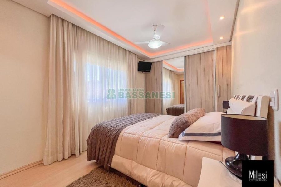 Apartamento com 165m², 3 dormitórios, 2 vagas, no bairro Charqueadas em Caxias do Sul para Comprar