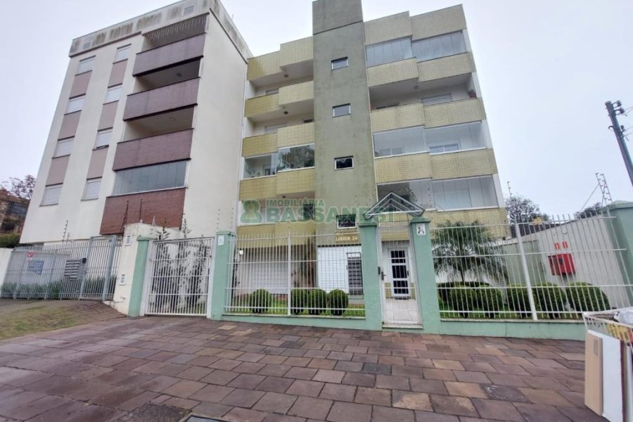 Apartamento com 82m², 2 dormitórios, 2 vagas, no bairro Kayser em Caxias do Sul para Comprar